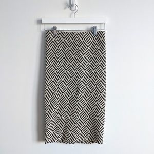 Gorgeous stretch Zara skirt. Waist: 13-16, Tagged size S